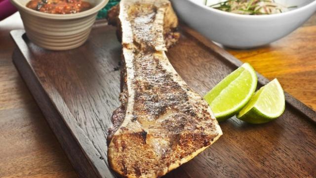 Tuétano asado de Punto MX.
