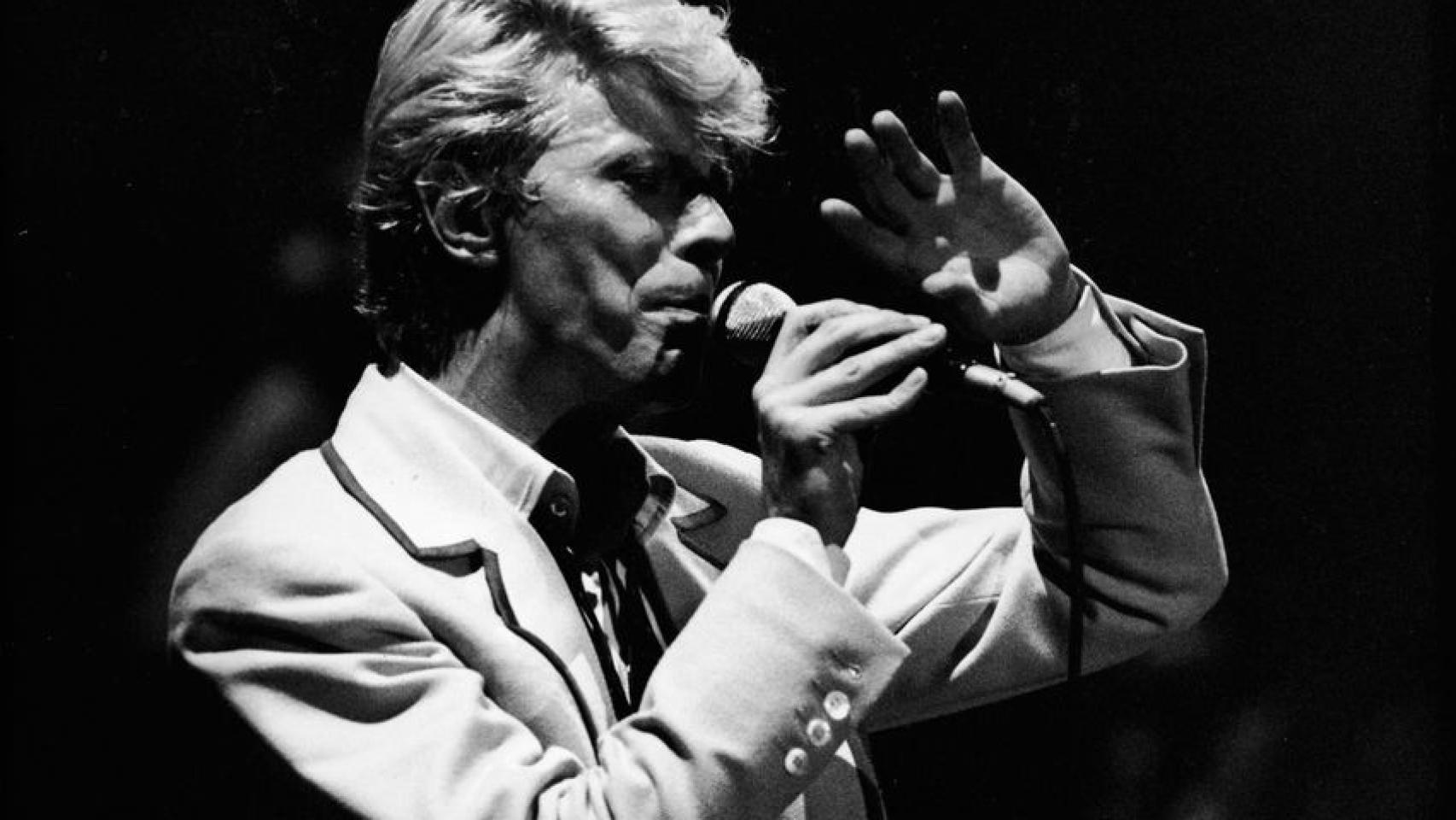 David Bowie durante un concierto en Bruselas en 1983