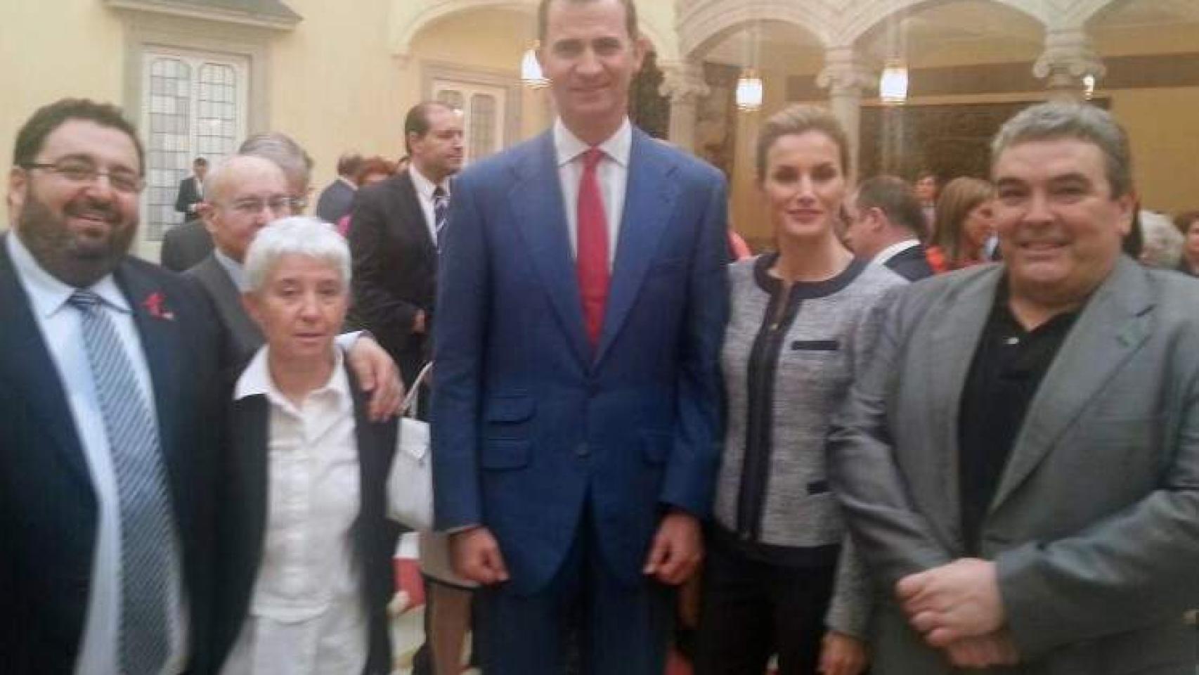 El rey Felipe VI y la reina Letizia durante su acto con el colectivo LGTB