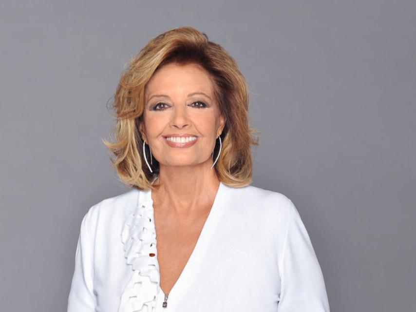 Campos cumple 75 años sentada en un plató