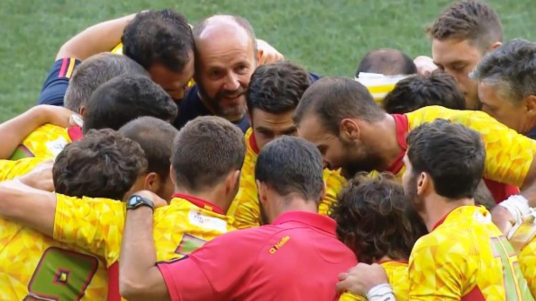 Piña de los jugadores de la selección española de rugby a 7.