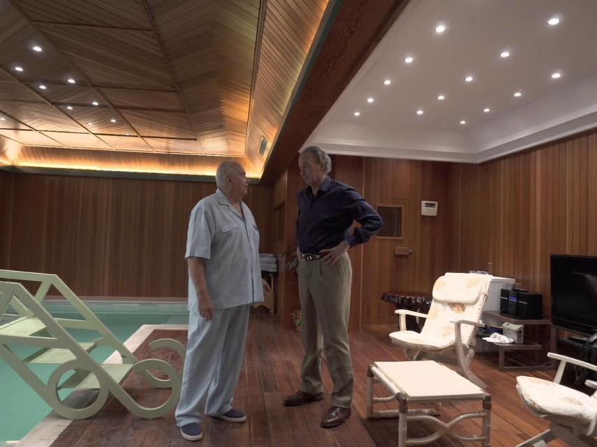 Uno de los momentos de la entrevista de Bertín con el productor en su casa