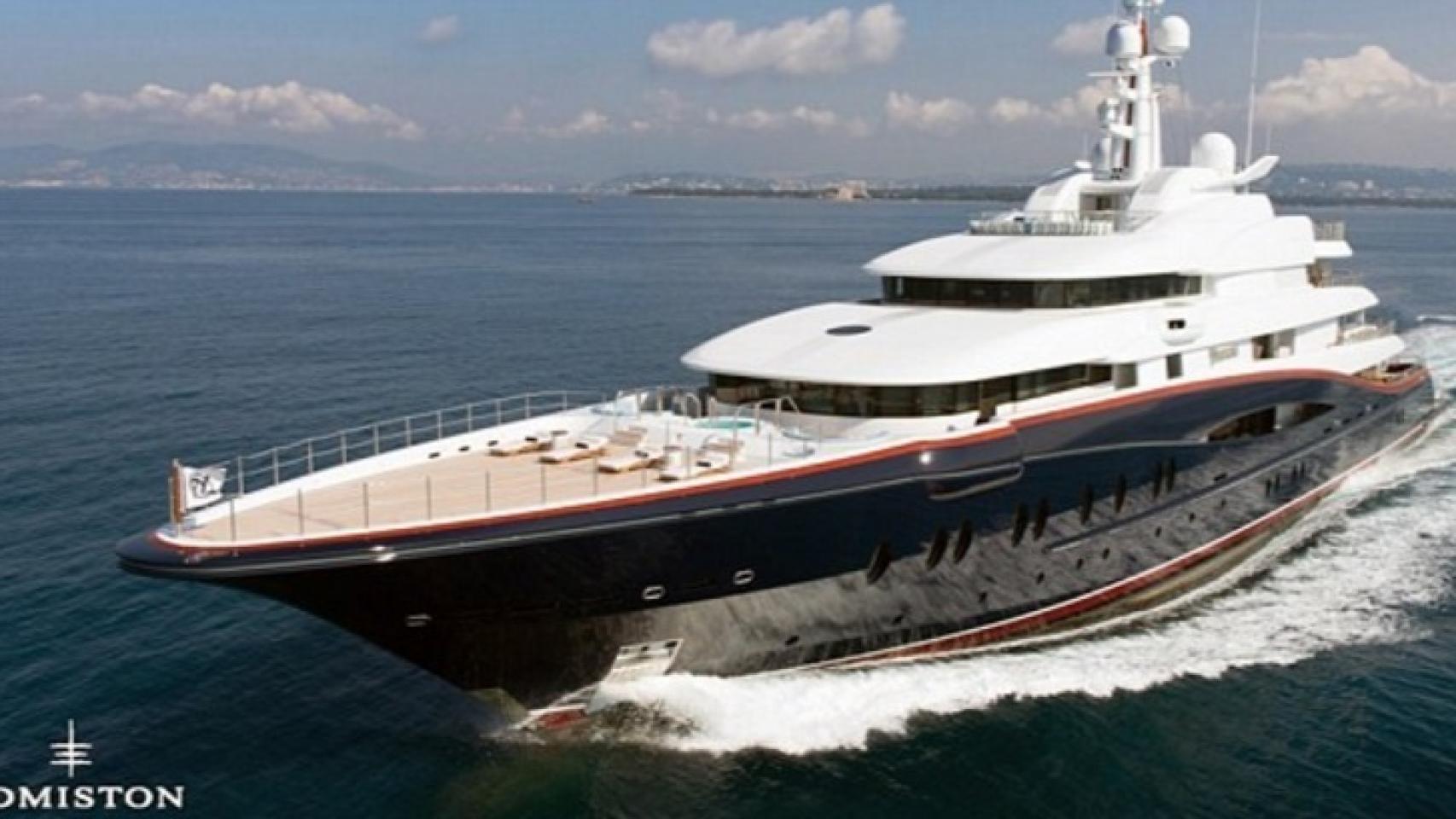 El barco del matrimonio Potanin con el que navegaban por la Costa Azul