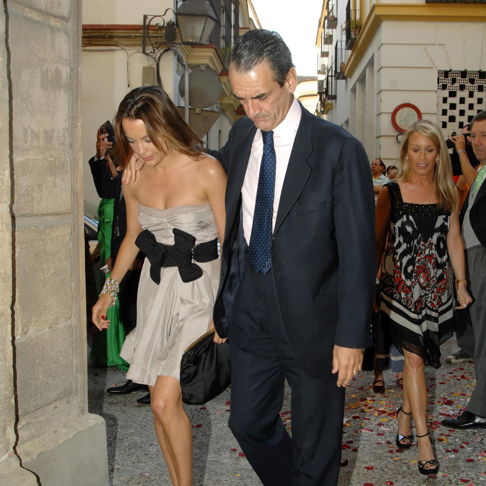 Padre e hija en la boda de Andrea Zarraluqui y Javier Rubio en Jerez de la Frontera