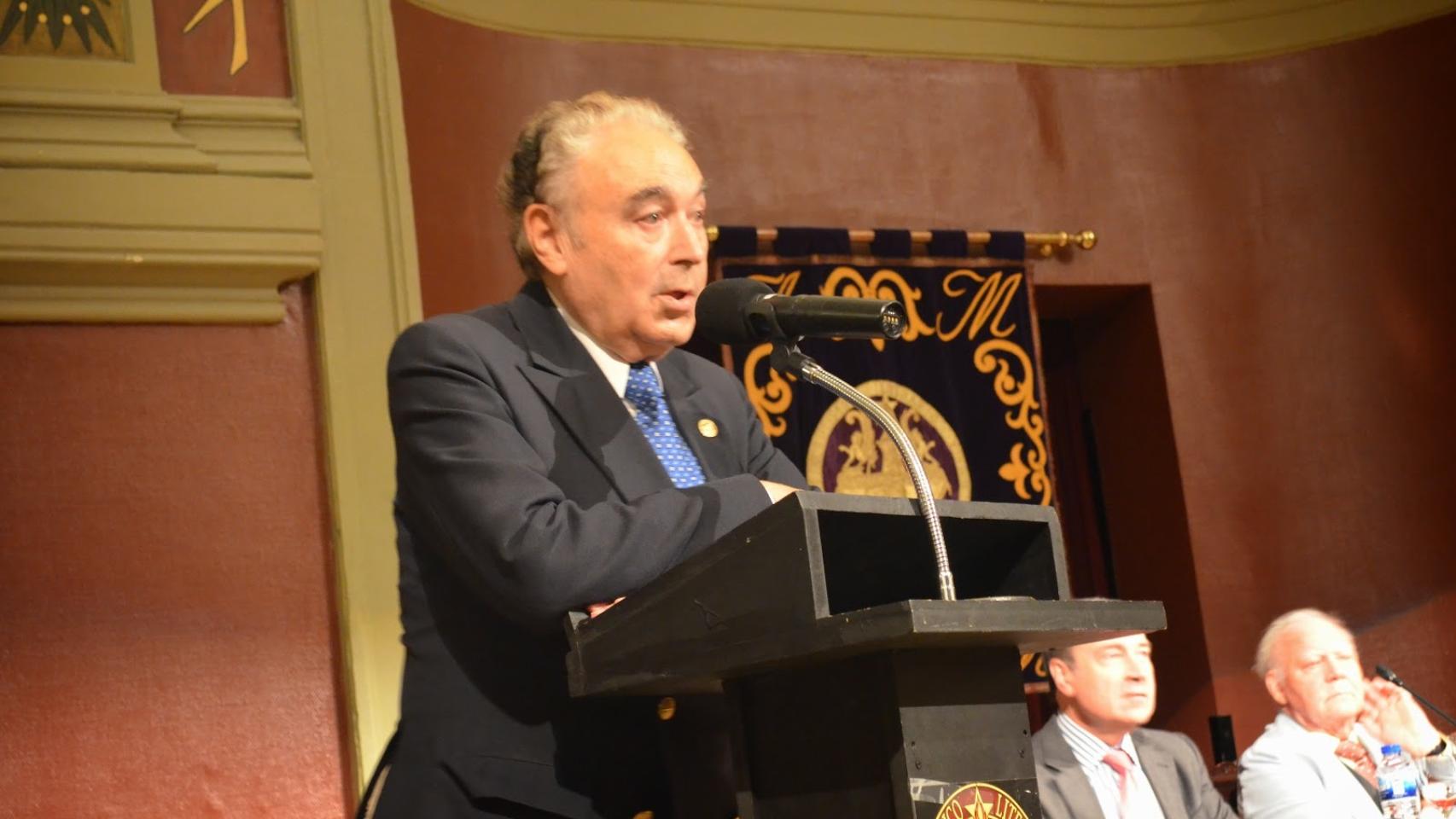 Navarro en un acto en el Ateneo