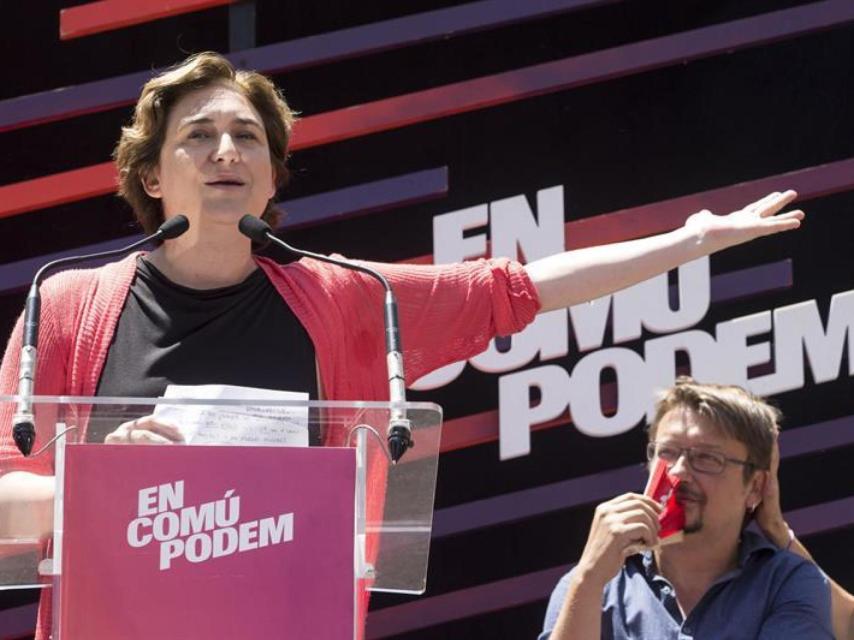 Ada Colau y Xavier Domenech, en un acto reciente celebrado en Badalona.