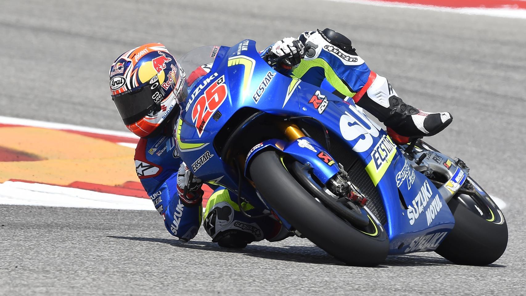 Maverick Viñales posa para Suzuki Ecstar.