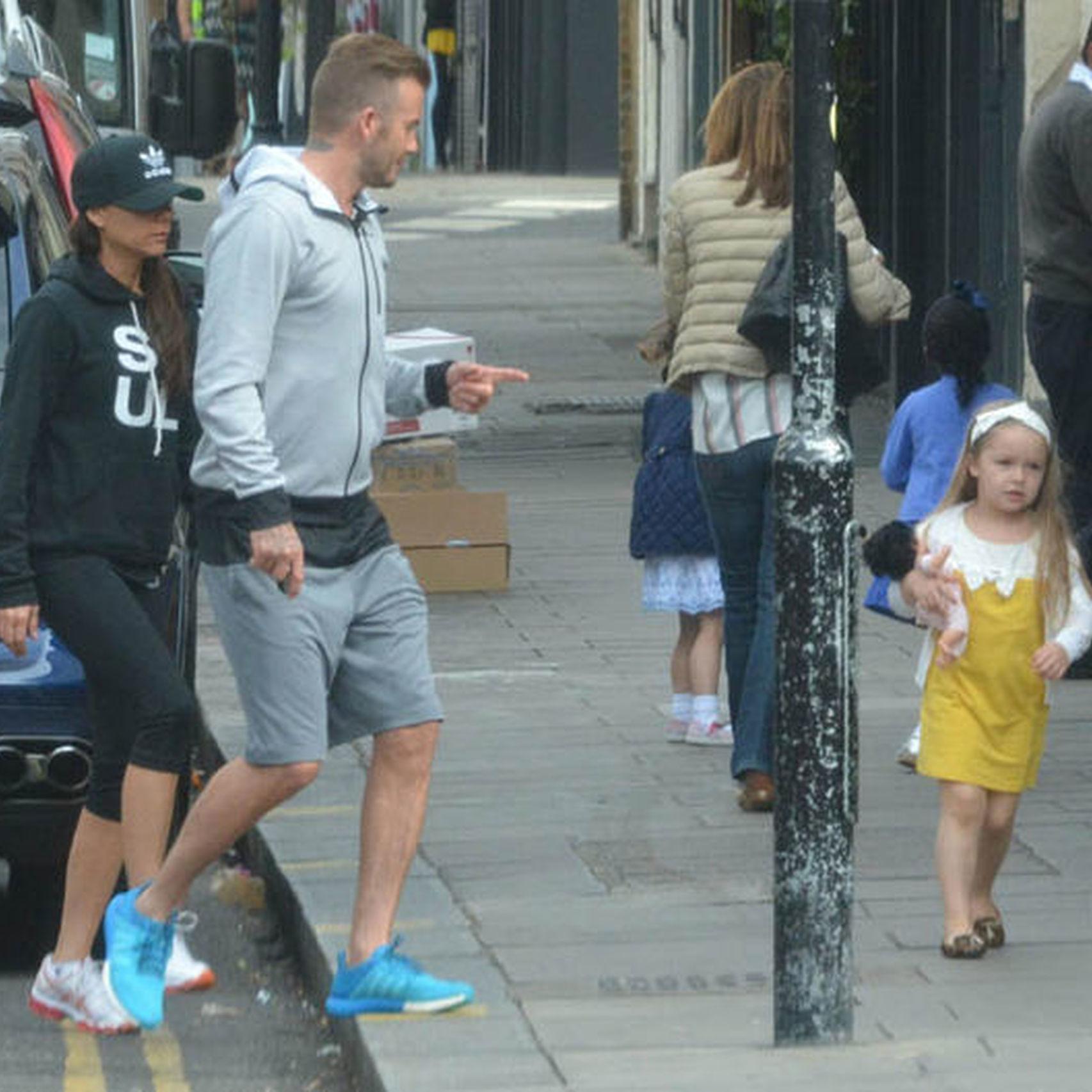 Victoria Beckham en zapatillas por Nueva York.