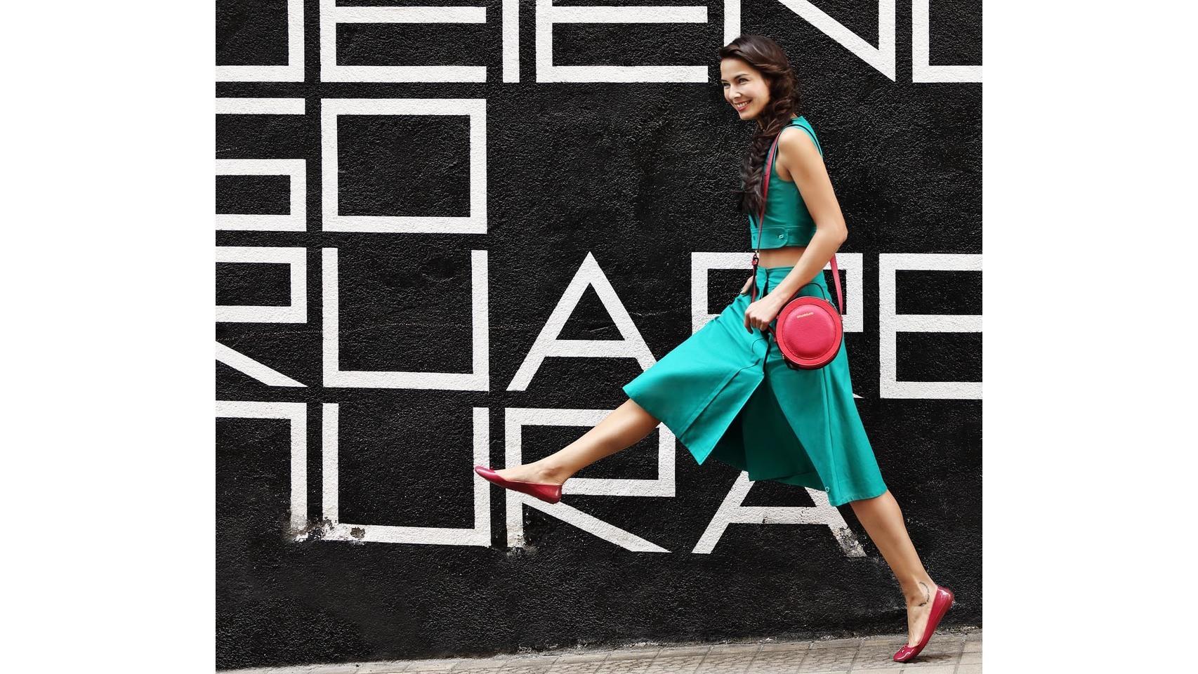 Conjunto de dos piezas en verde intenso.