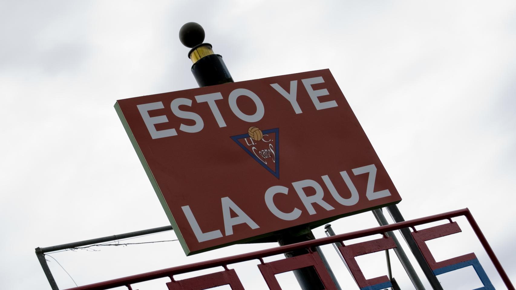 Como si fuese Anfiel Road, el Ceares también avisa a aquellos que se adentran en su campo.