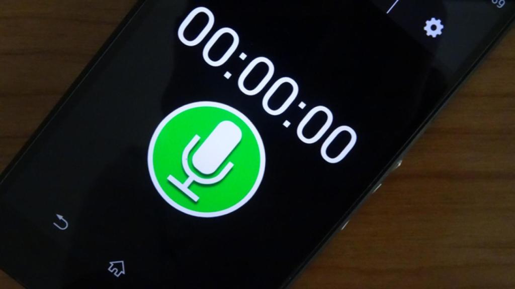 1,20 euros es lo que cuesta convertir tu móvil en un micrófono espía