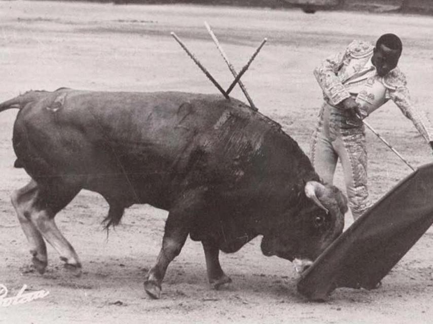 Aurora tuvo un romance con el torero mozambiqueño Ricardo Chibanga