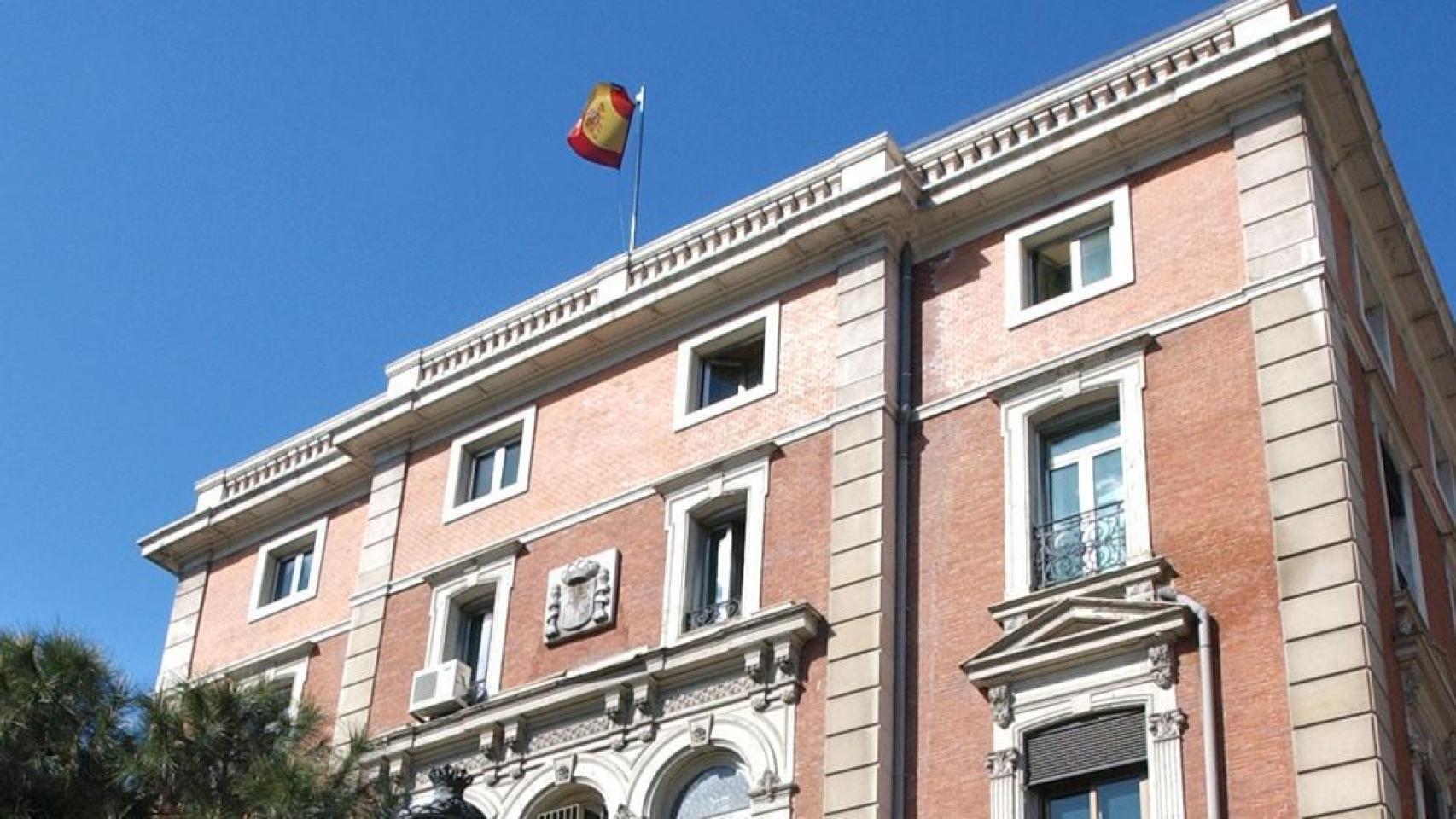 Fachada del edificio del Ministerio del Interior.