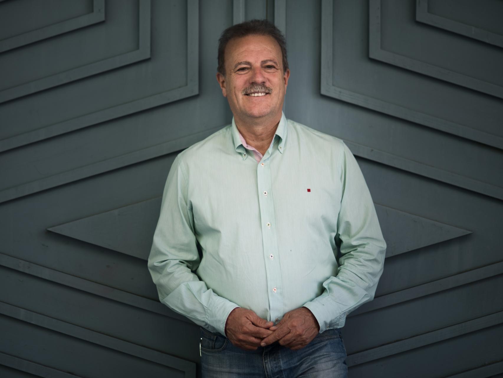 Manuel Campo Vidal en el centro de Madrid durante su entrevista con EL ESPAÑOL.