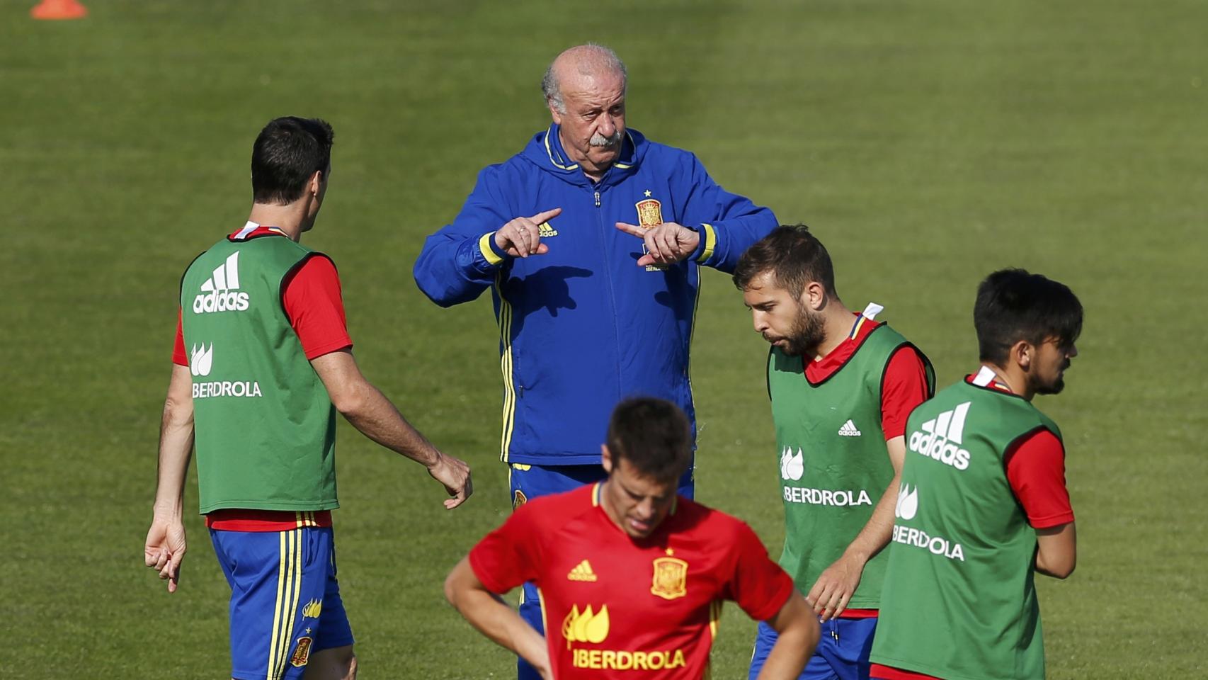 Vicente del Bosque, durante un entrenamiento.