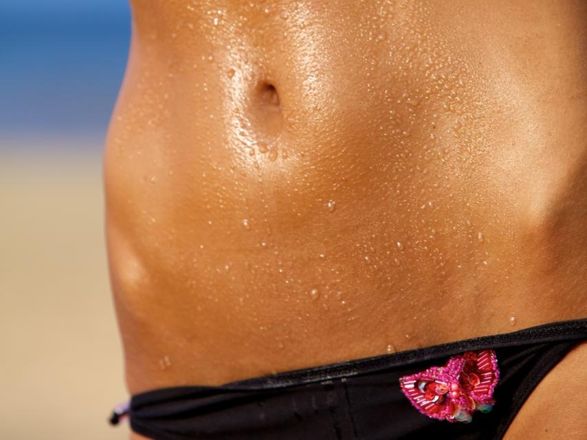 El ombligo de una modelo.