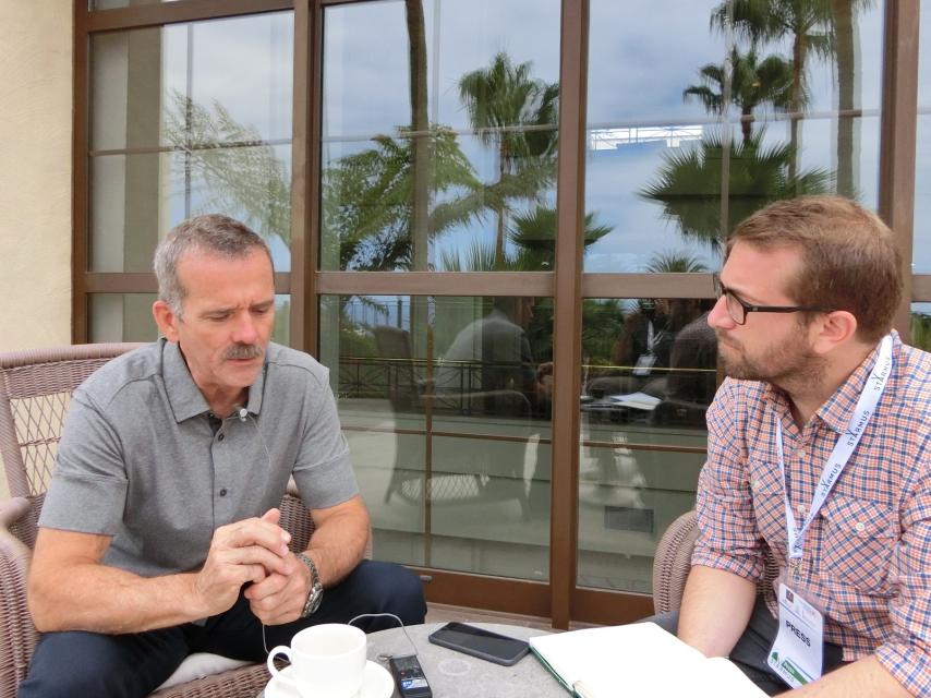 El comandante Hadfield, durante la entrevista.