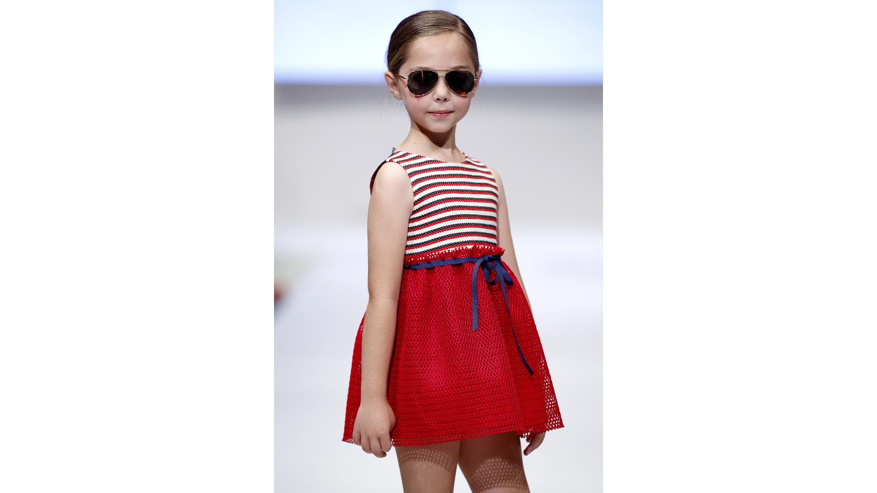 Desfile en FIMI de NA + Villalobos PV 2017