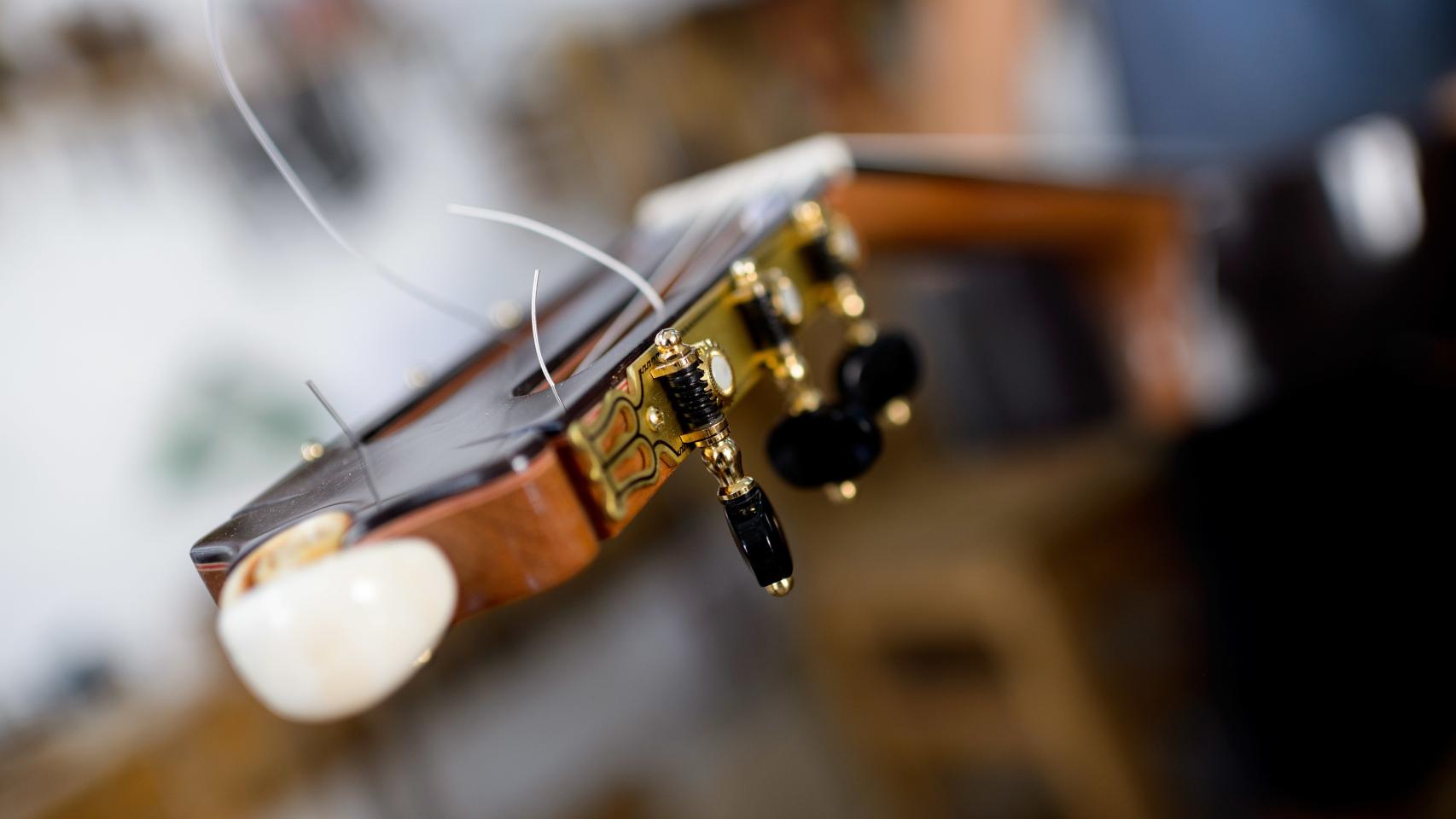 Áurea, la guitarra bautizada así por el número algebraico que representa la perfección.