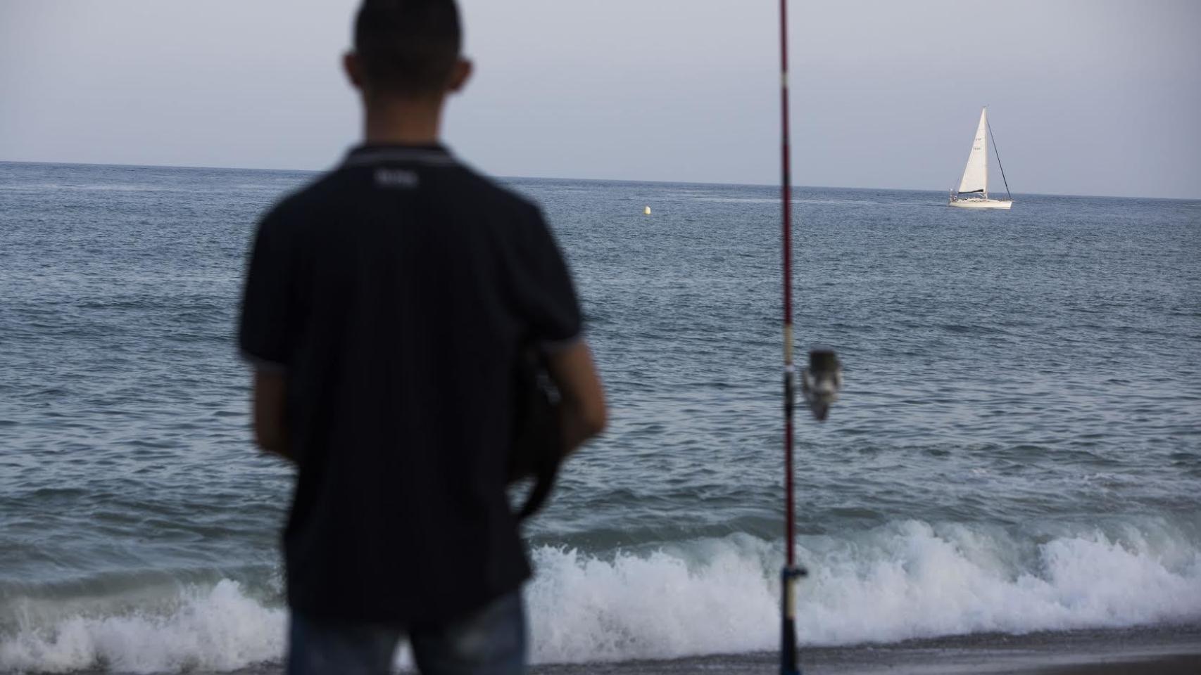 Didí, el mejor piloto de lanchas del hachís, en una playa de Málaga.