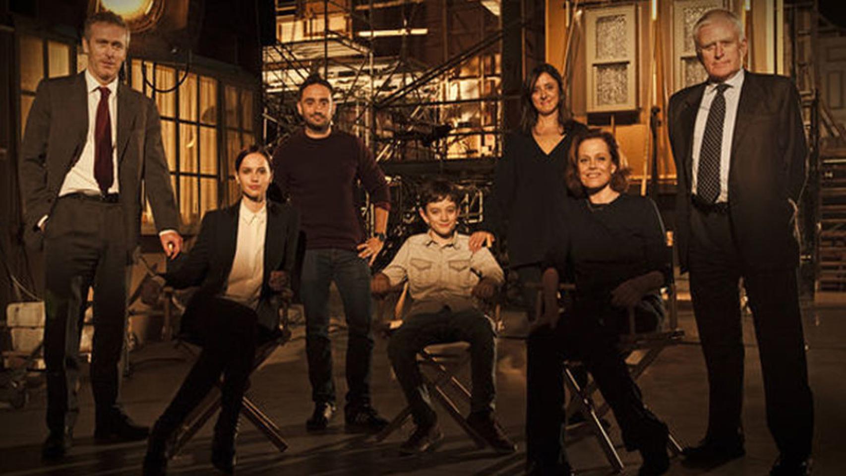 Ghislain Barrois (i) en el rodaje de Un monstruo viene a verme.