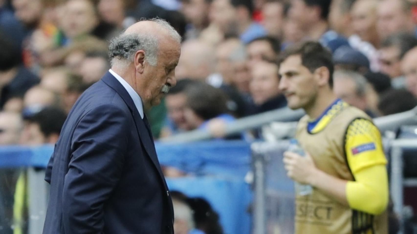 Del Bosque y Casillas en el partido ante Italia.