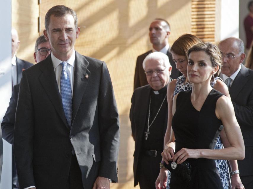 Los reyes de España a su llegada hoy al acto de entrega de los premios Fundación Princesa de Girona.