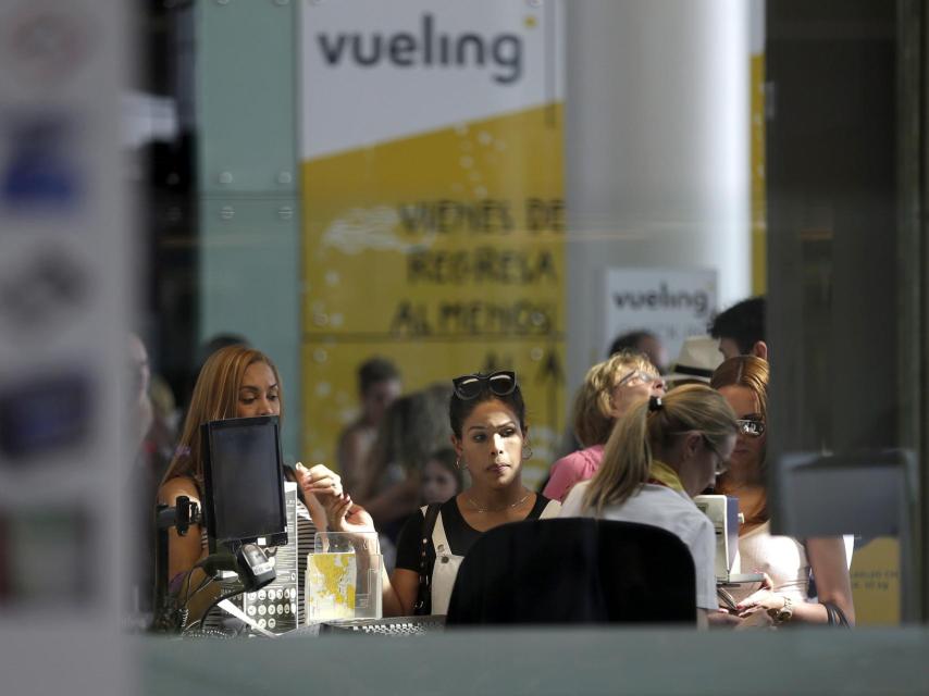 LAS CANCELACIONES Y RETRASOS DE VUELING VUELVEN A PROVOCAR PROBLEMAS EN EL PRAT