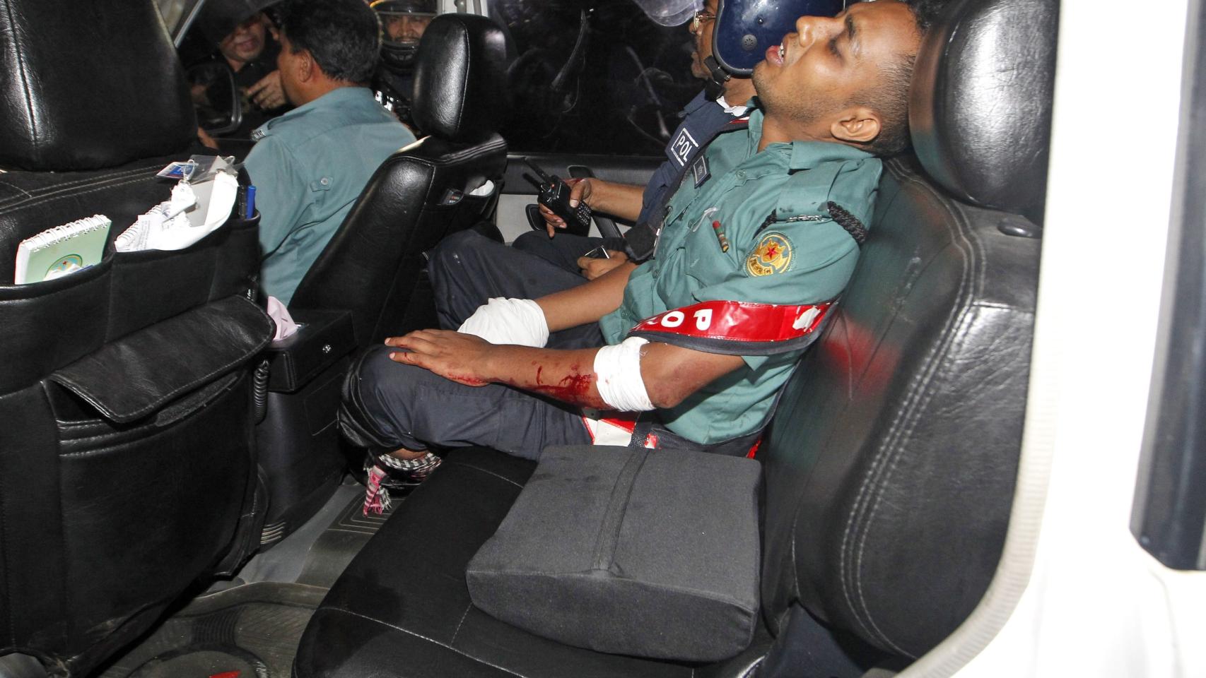 Un herido en la operación de rescate en el restaturante.