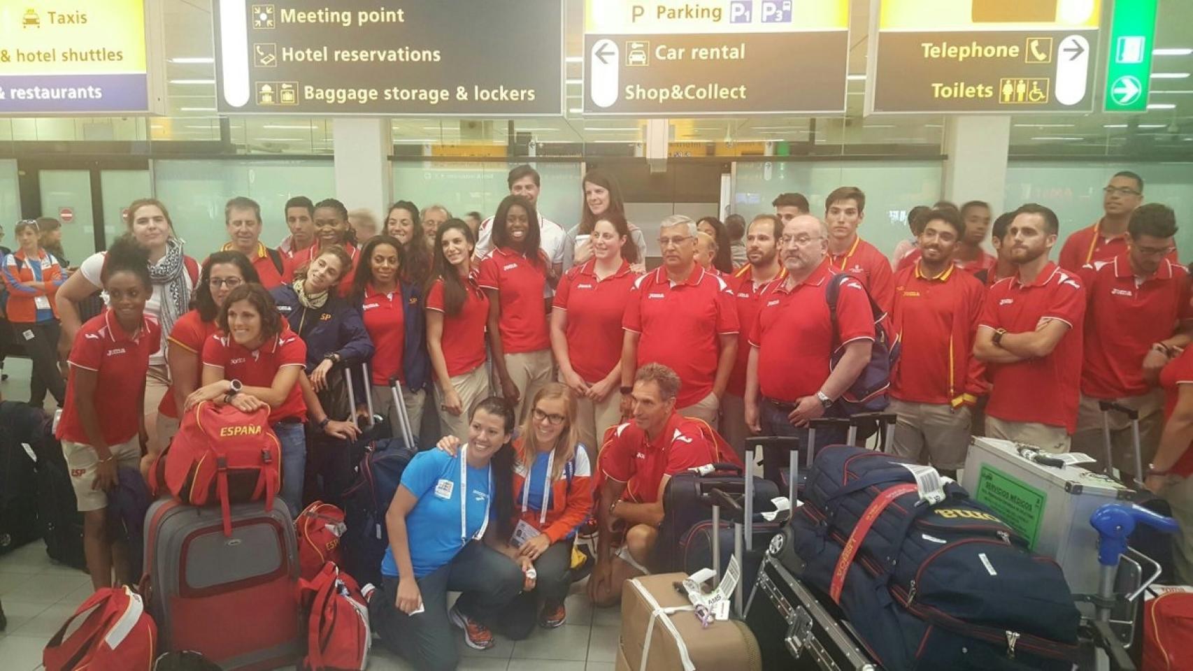 Parte de la selección española a su llegada a Ámsterdam.