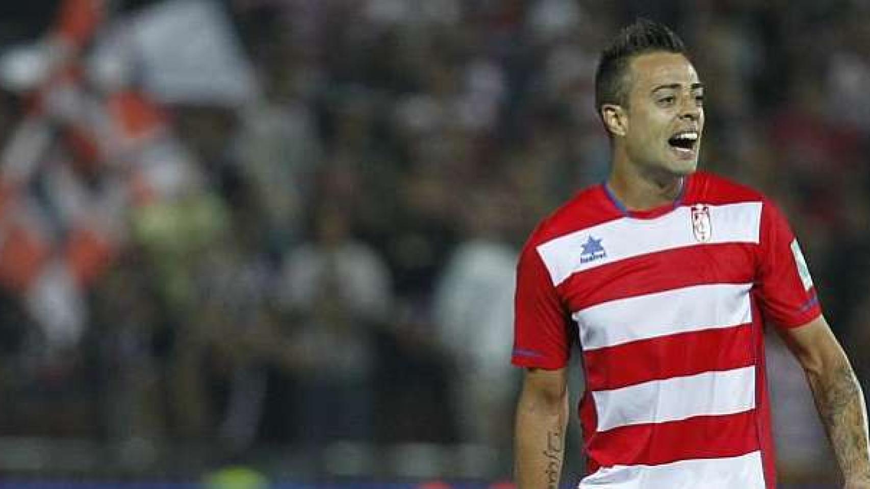 Dani Benítez, con la camiseta del Granada.