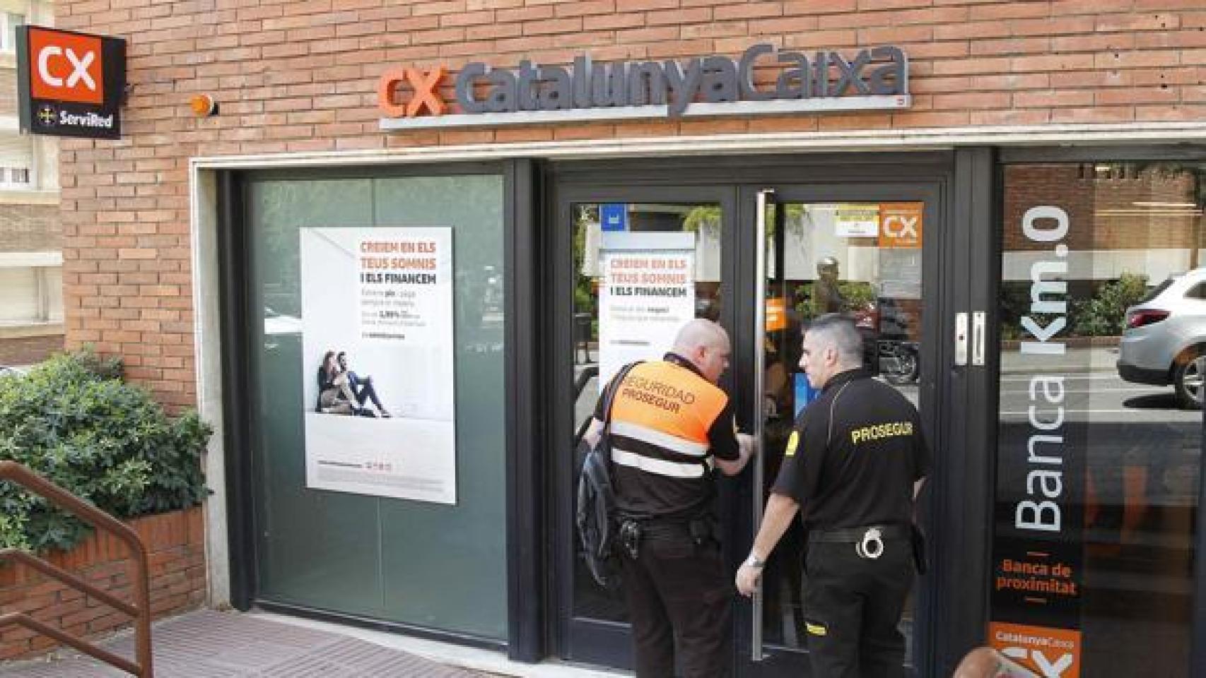 Exterior de la oficina donde se ha producido un asesinato