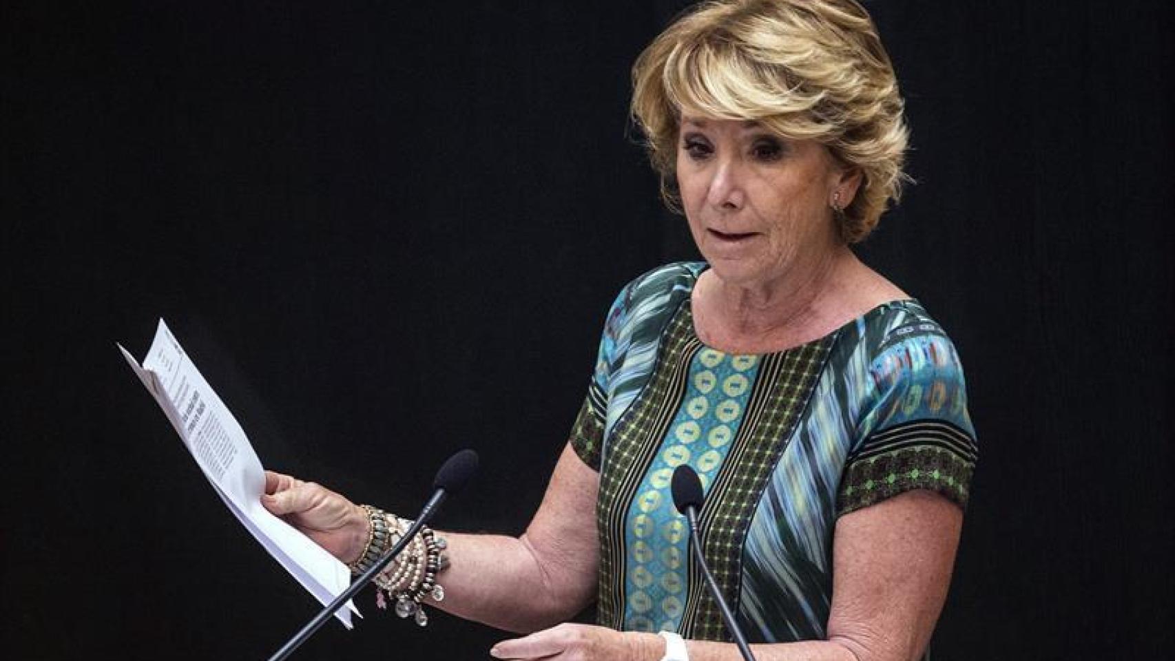 Esperanza Aguirre, durante su intervención en el pleno extraordinario