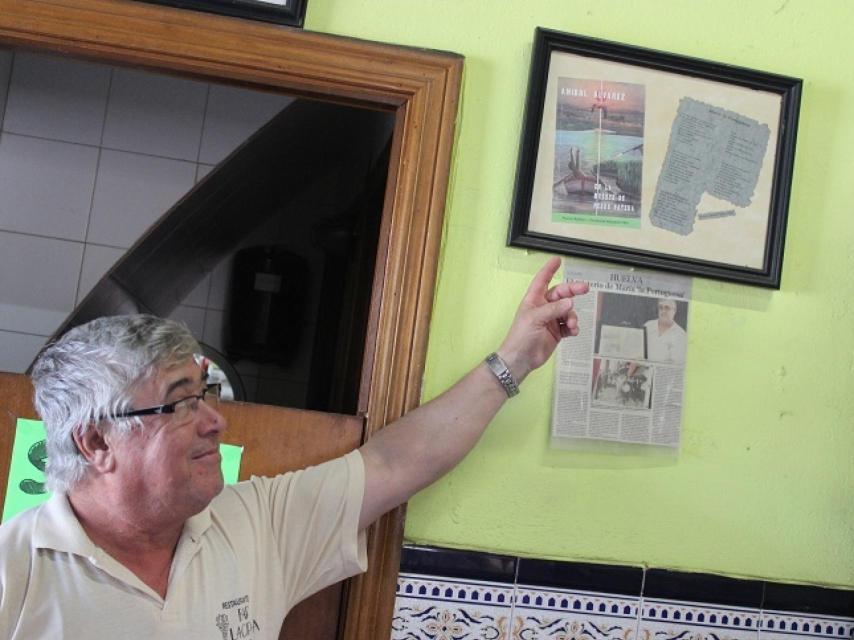 Carlos le llevó la letra de la canción al hermano del contrabandista muerto