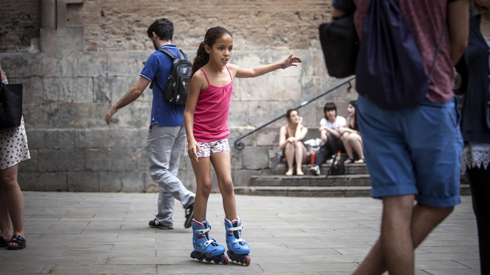 Raya, con sus patines de zapato, como ella los ha bautizado.