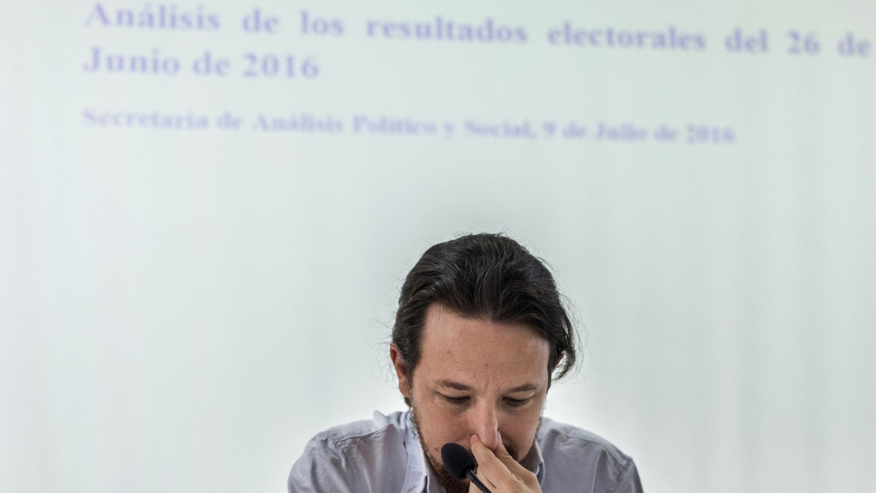 El líder de Podemos, Pablo Iglesias, al inicio de la reunión del Consejo Ciudadano.