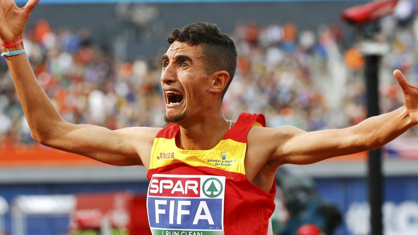 Ilias Fifa, tras ganar la final de los 5.000 metros