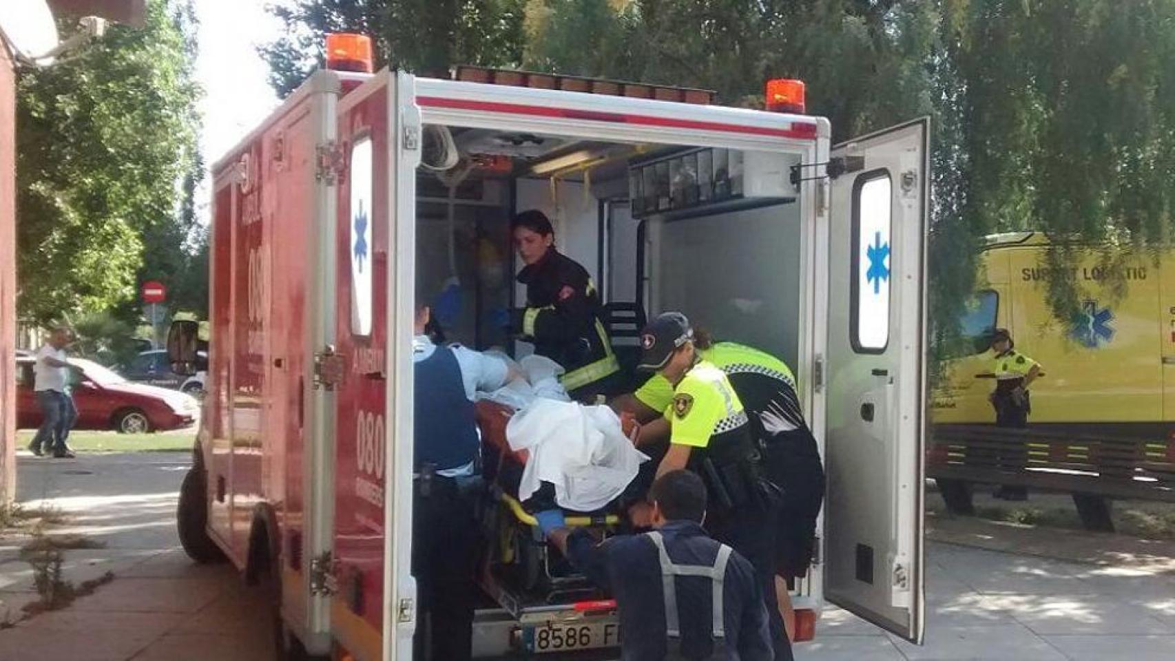 Dos menores mueren al incendiarse un piso en Barcelona