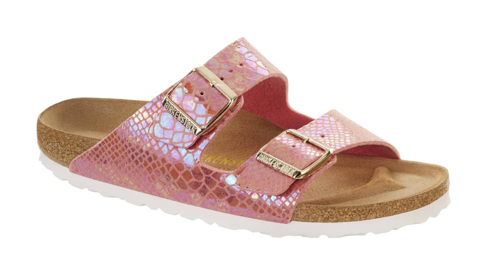 Modelo Arizona de Birkenstock incorporando las tendencias a su diseño emblemático.