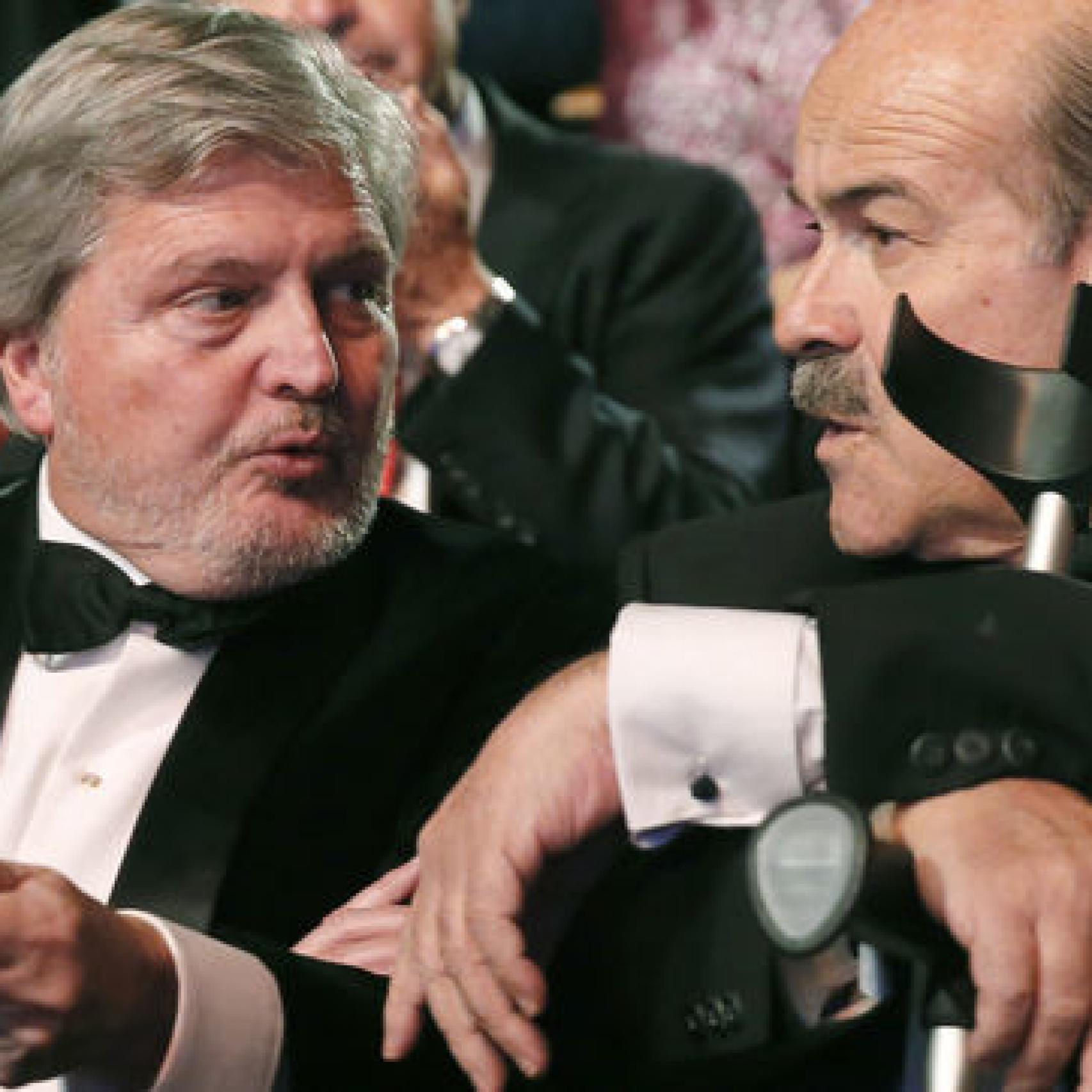 El ministro de Cultura, Menéndez de Vigo, y Antonio Resines en los Goya de 2016.