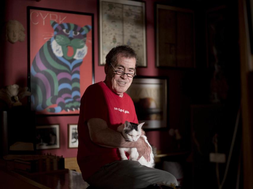 Sánchez Dragó bromea y propone un gobierno de gatos.