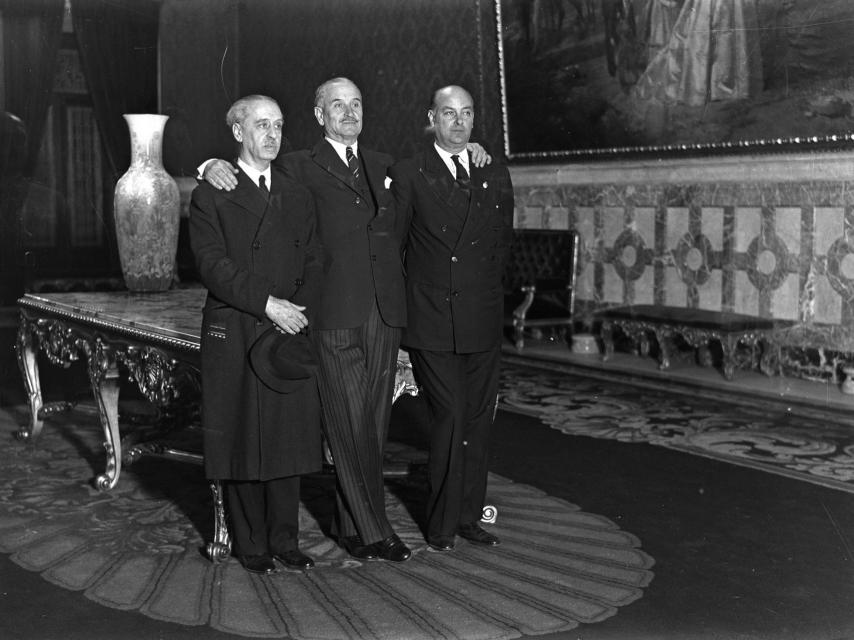 Primer Ayuntamiento de Sevilla tras la posguerra.