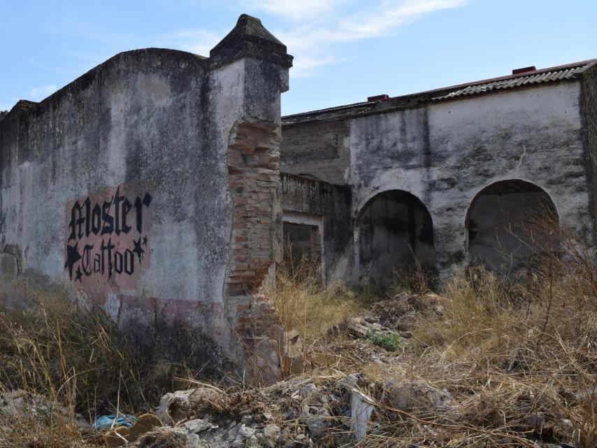 Otra imagen de los restos de las dependencias del Campo de las Arenas.