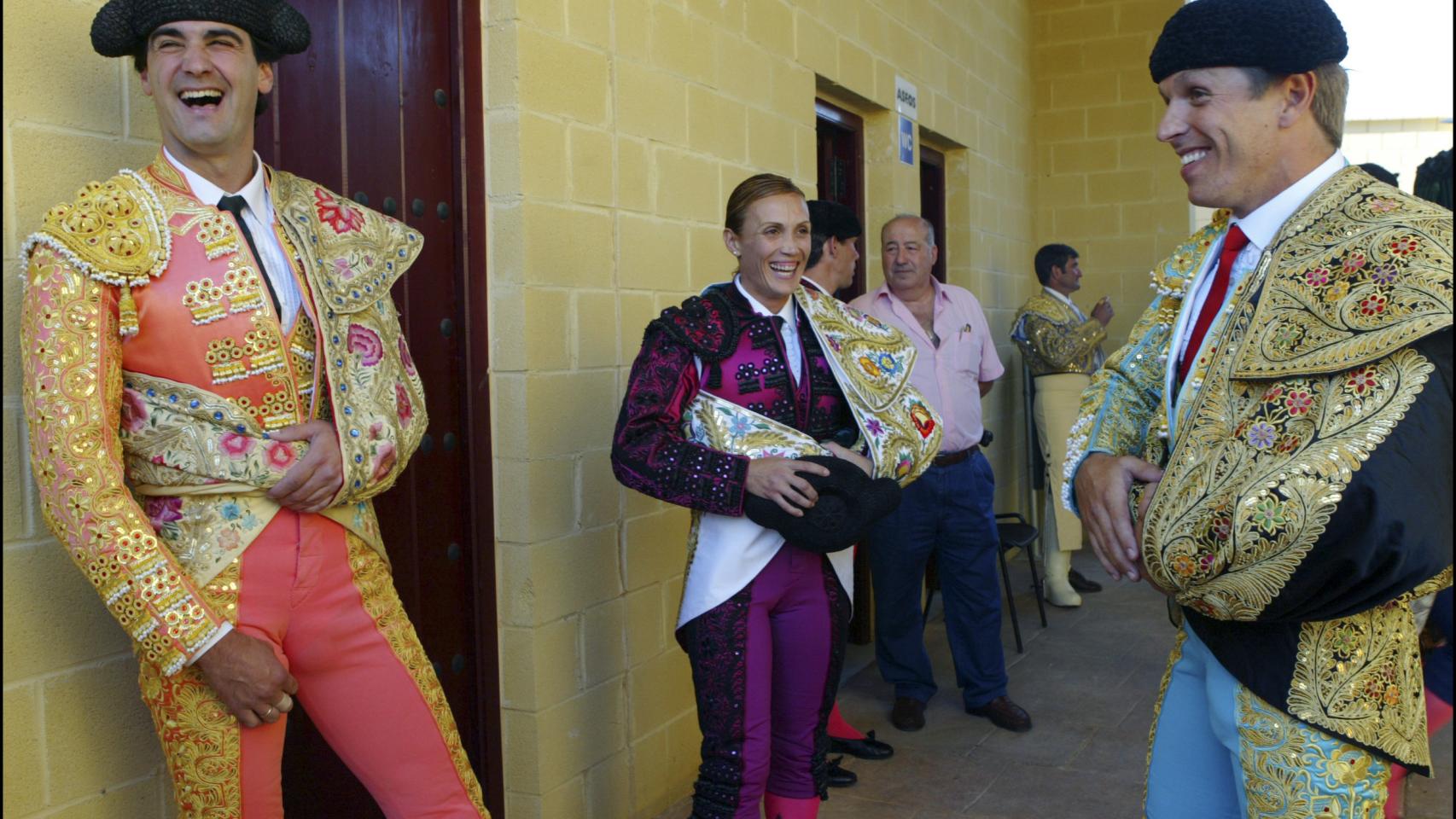 Sánchez, pese a la polémica de sexos en el ruedo, compartió arena con El Cordobés y Jesulín de Ubrique,