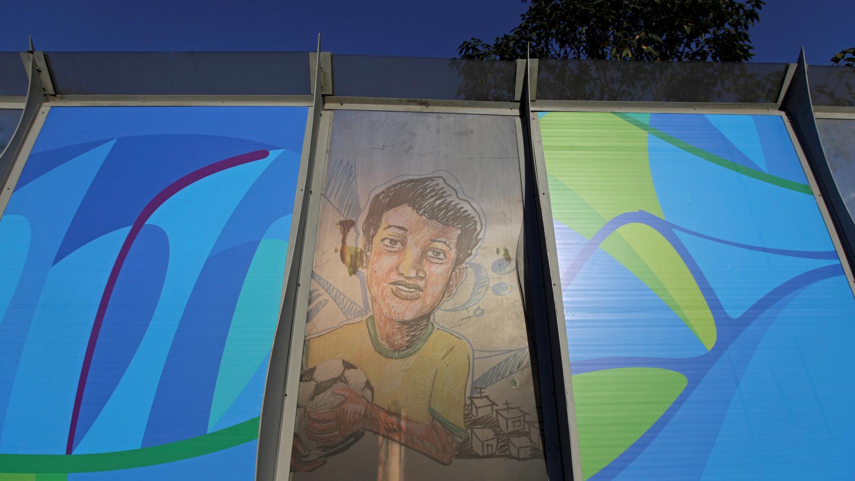 Carteles en la zona del Complexo da Maré.