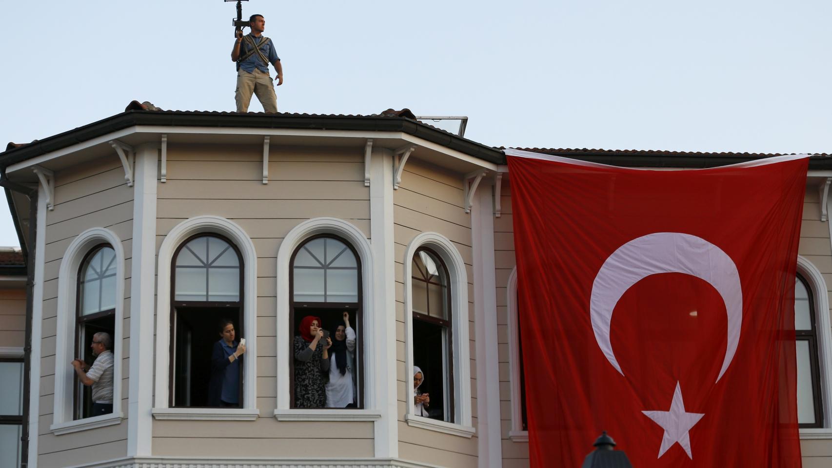 El ministro de Trabajo turco acusa a EEUU de planear el golpe