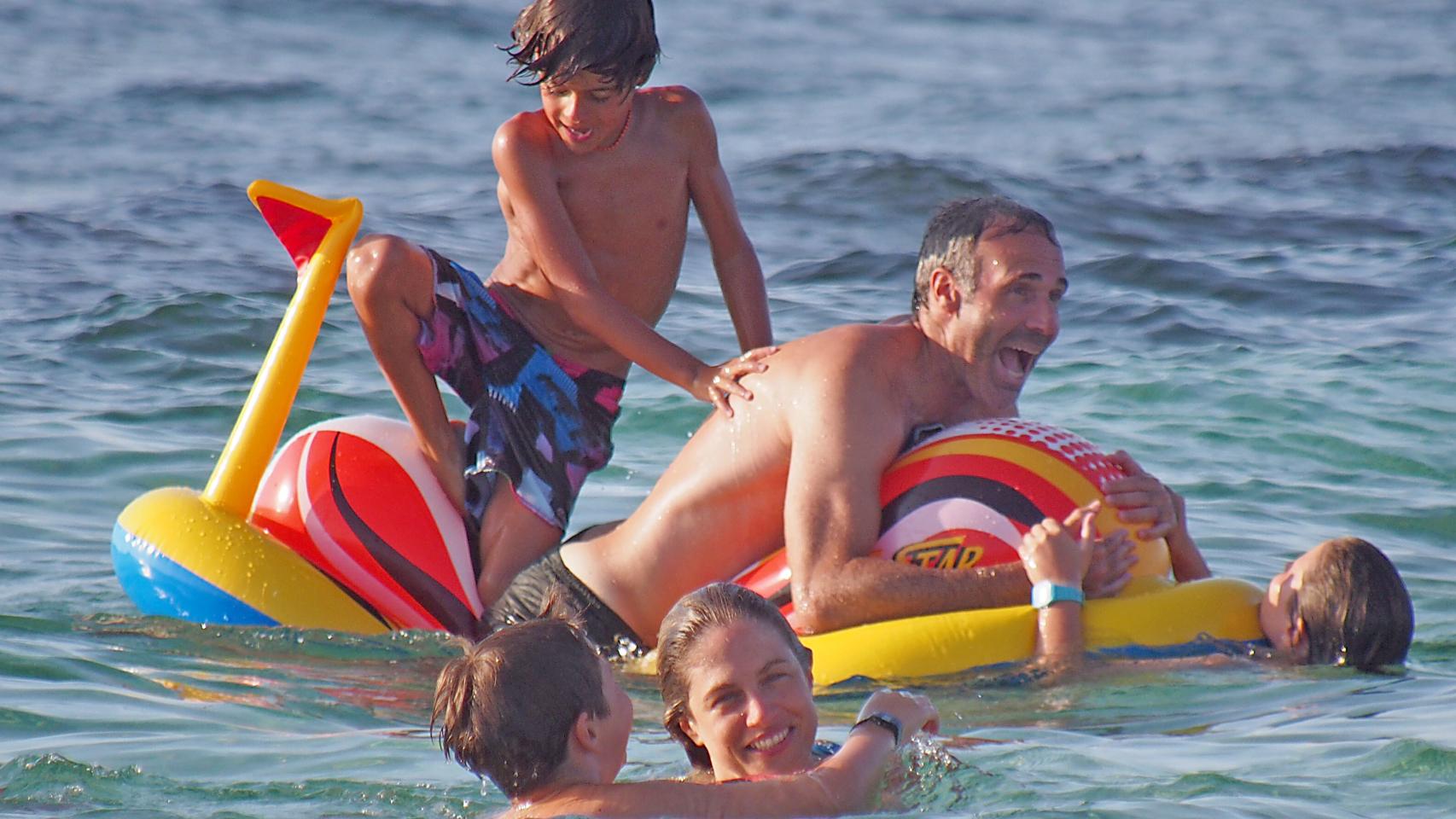 Los Corretja Klein veraneando en el mar.