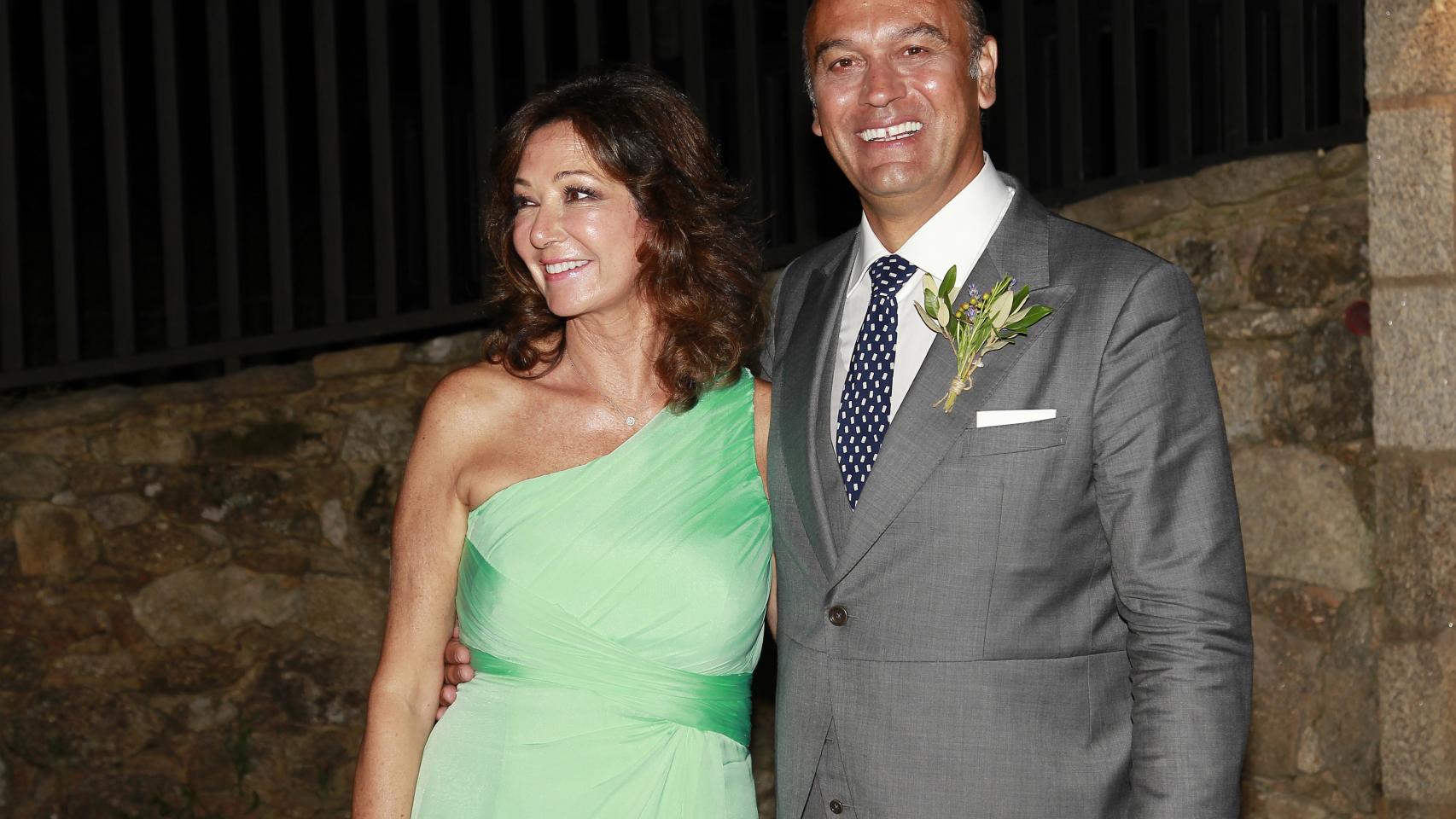 Ana Rosa y su marido Juan felices con el enlace