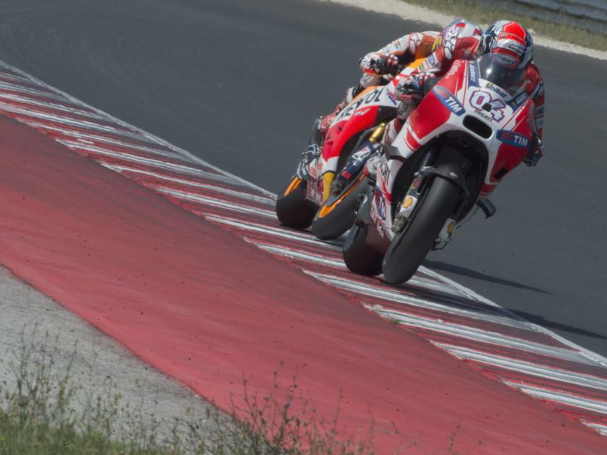 Ducati y Honda en un test el año pasado.