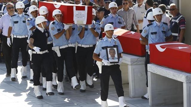 Erdogan cesa a 8.000 policías dentro de su política de represión tras el golpe de Estado